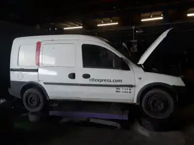 Veículo de Sucata opel combo tour cosmo do ano 2001 alimentado z13dtj
