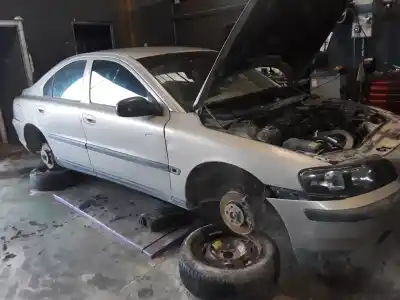 Sloopvoertuig volvo s60 berlina 2.4 d van het jaar 2001 aangedreven d5244t