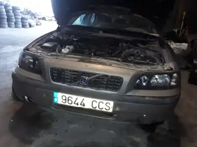 Sloopvoertuig volvo s60 berlina 2.4 d van het jaar 2001 aangedreven d5244t