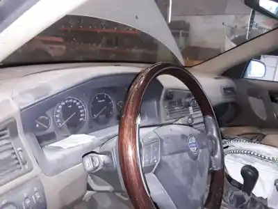 Sloopvoertuig volvo s60 berlina 2.4 d van het jaar 2001 aangedreven d5244t