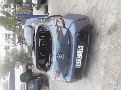 Veicolo di demolizione toyota corolla (e21) hybrid active dell'anno 2001 alimentato 2zr