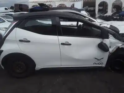 Veicolo di demolizione toyota aygo x-play dell'anno 2001 alimentato 1krb52