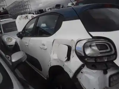 Véhicule à la ferraille citroen c3 aircross rip curl de l'année 2001 alimenté hm05