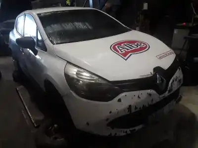 Veículo de Sucata renault clio iv zen do ano 2001 alimentado 