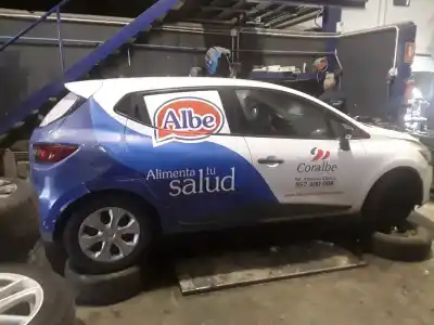 Veículo de Sucata renault clio iv zen do ano 2001 alimentado 