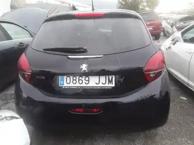 Scrapping Vehicle peugeot 208 style of the year 2001 powered hm01