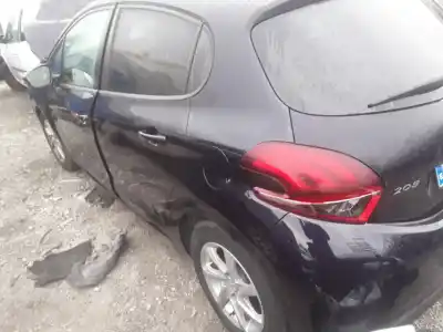 Scrapping Vehicle peugeot 208 style of the year 2001 powered hm01