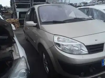 Veicolo di demolizione renault scenic ii exception 2009 dell'anno 2001 alimentato 