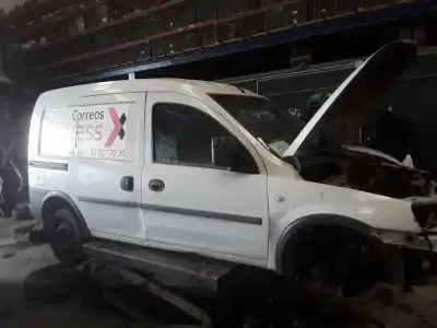 Veículo de Sucata opel combo cargo do ano 2001 alimentado 