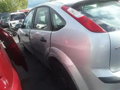 Veículo de Sucata ford focus berlina (cap) titanium do ano 2001 alimentado 