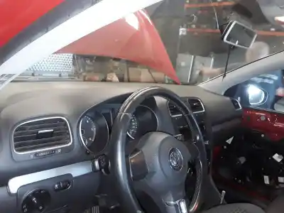 Veículo de Sucata volkswagen golf vi (5k1) rabbit bluemotion do ano 2001 alimentado cayh