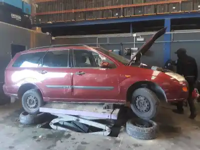 Sloopvoertuig ford focus turnier (cak) ambiente van het jaar 2001 aangedreven c9dc