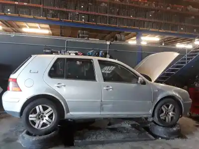 Veicolo di demolizione volkswagen golf iv berlina (1j1) conceptline dell'anno 2001 alimentato axr