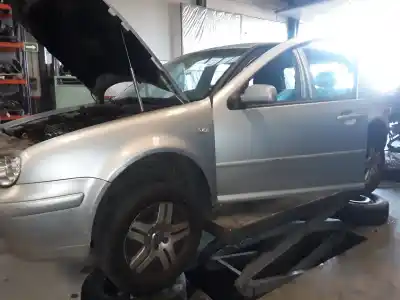 Veicolo di demolizione volkswagen golf iv berlina (1j1) conceptline dell'anno 2001 alimentato axr