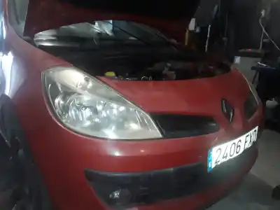 Veículo de Sucata renault clio iii authentique do ano 2001 alimentado k9k768