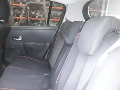 Veículo de Sucata renault clio iii authentique do ano 2001 alimentado k9k768