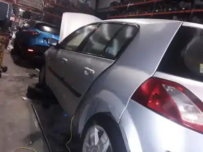 Veículo de Sucata renault megane ii berlina 5p confort authentique do ano 2001 alimentado 