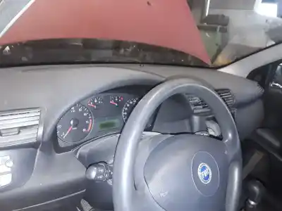 Veículo de Sucata fiat stilo (192) 1.4 do ano 2001 alimentado 843a1000