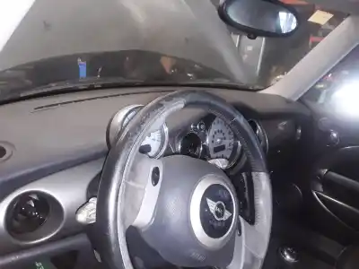 Sloopvoertuig bmw mini (r50,r53) cooper van het jaar 2001 aangedreven w10b16d