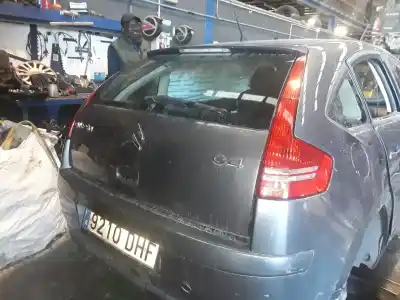 Sloopvoertuig citroen c4 berlina vtr plus van het jaar 2001 aangedreven 9hy