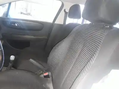 Sloopvoertuig citroen c4 berlina vtr plus van het jaar 2001 aangedreven 9hy