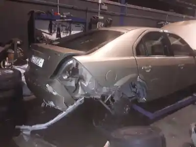 Veículo de Sucata ford mondeo berlina (ge) ambiente (06.2003->) (d) 125 cv / 92 kw do ano 2001 alimentado chb