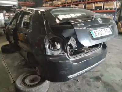 Veículo de Sucata toyota corolla (_e12_) 1.4 d (nde120_) do ano 2001 alimentado 1ndtv