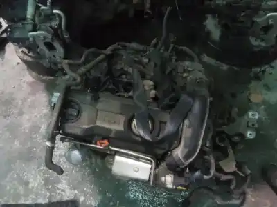 Veículo de Sucata volkswagen golf vi (5k1) 1.4 tsi do ano 2001 alimentado cax