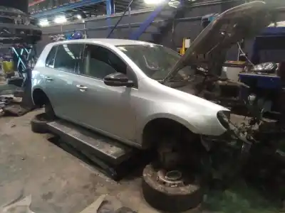 Veículo de Sucata volkswagen golf vi (5k1) 1.4 tsi do ano 2001 alimentado cax