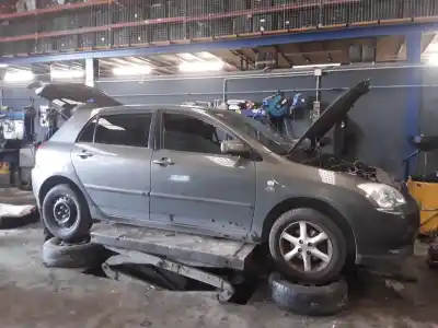 Veicolo di demolizione TOYOTA COROLLA (E12) 2.0 D-4D Linea Luna Berlina dell'anno 2001 alimentato 1CDFTV