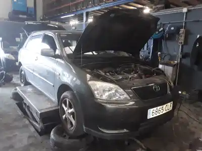 Veículo de Sucata toyota corolla (e12) 2.0 d-4d linea luna berlina do ano 2001 alimentado 1cdftv