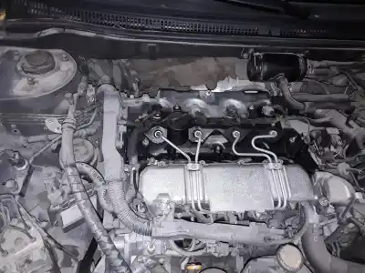 Veículo de Sucata toyota corolla (e12) 2.0 d-4d linea luna berlina do ano 2001 alimentado 1cdftv