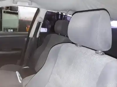 Veículo de Sucata toyota corolla (e12) 2.0 d-4d linea luna berlina do ano 2001 alimentado 1cdftv