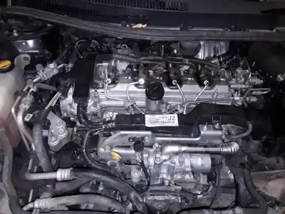 Veículo de Sucata toyota auris sport do ano 2001 alimentado 2adfhv