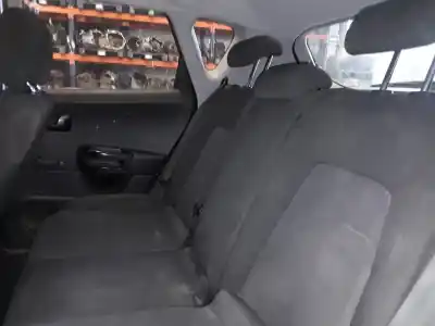 Veículo de Sucata kia ceed edition 7 90 cv / 66 kw do ano 2001 alimentado 