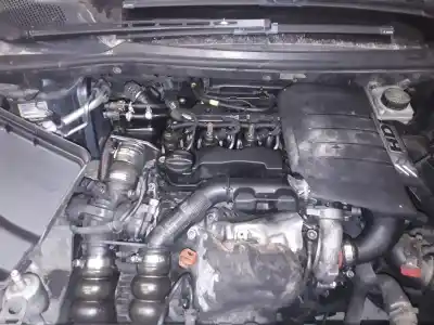 Veículo de Sucata citroen c4 berlina vtr plus do ano 2001 alimentado 9hx