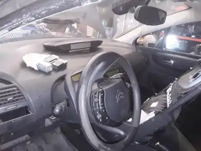 Veículo de Sucata citroen c4 berlina vtr plus do ano 2001 alimentado 9hx