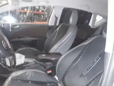 Véhicule à la ferraille seat leon (1p1) reference de l'année 2001 alimenté bkc