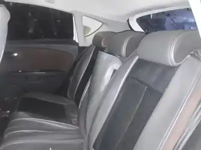 Véhicule à la ferraille seat leon (1p1) reference de l'année 2001 alimenté bkc