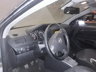 Veículo de Sucata opel astra h berlina enjoy do ano 2001 alimentado z19dt