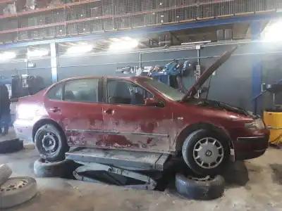 Veículo de Sucata seat toledo (1m2) stella do ano 2001 alimentado akl