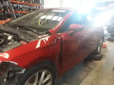 Здавання транспортного засобу seat leon (5f1) style року 2001 потужний cze