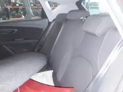 Здавання транспортного засобу seat leon (5f1) style року 2001 потужний cze
