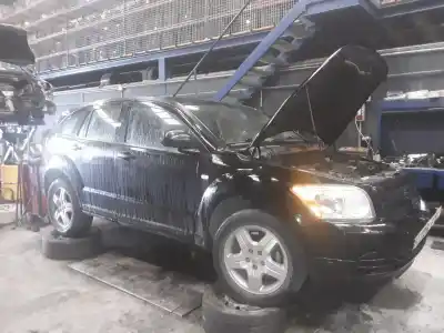 Sloopvoertuig dodge caliber s van het jaar 2001 aangedreven ecd