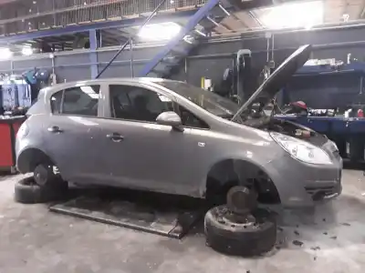 Veículo de Sucata opel corsa d sport do ano 2001 alimentado a12xer