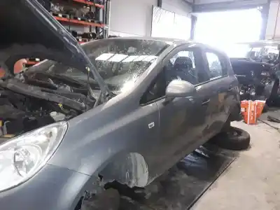 Veículo de Sucata opel corsa d sport do ano 2001 alimentado a12xer