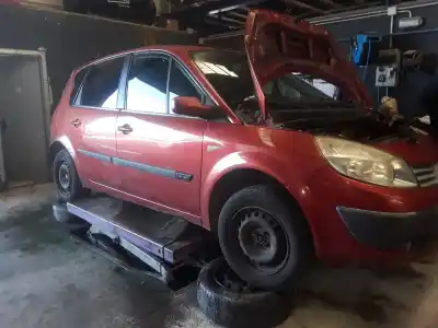 Veicolo di demolizione RENAULT SCENIC II Grand Exception dell'anno 2001 alimentato K4J730