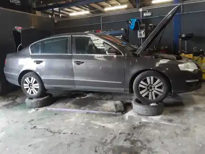 Veículo de Sucata VOLKSWAGEN PASSAT B6 (3C2) 2.0 TFSI do ano 2001 alimentado BWA