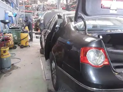Veículo de Sucata volkswagen passat b6 (3c2) 2.0 tfsi do ano 2001 alimentado bwa