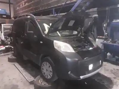 Veículo de Sucata citroen nemo attraction do ano 2001 alimentado 